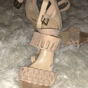 Ivanka Trump nude Heels